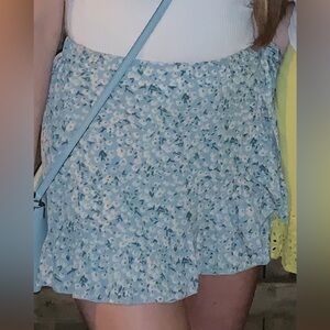 Floral skort size M.